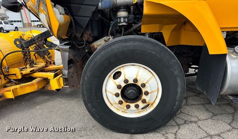 image for item DH9951 2003 International 7400 dump truck