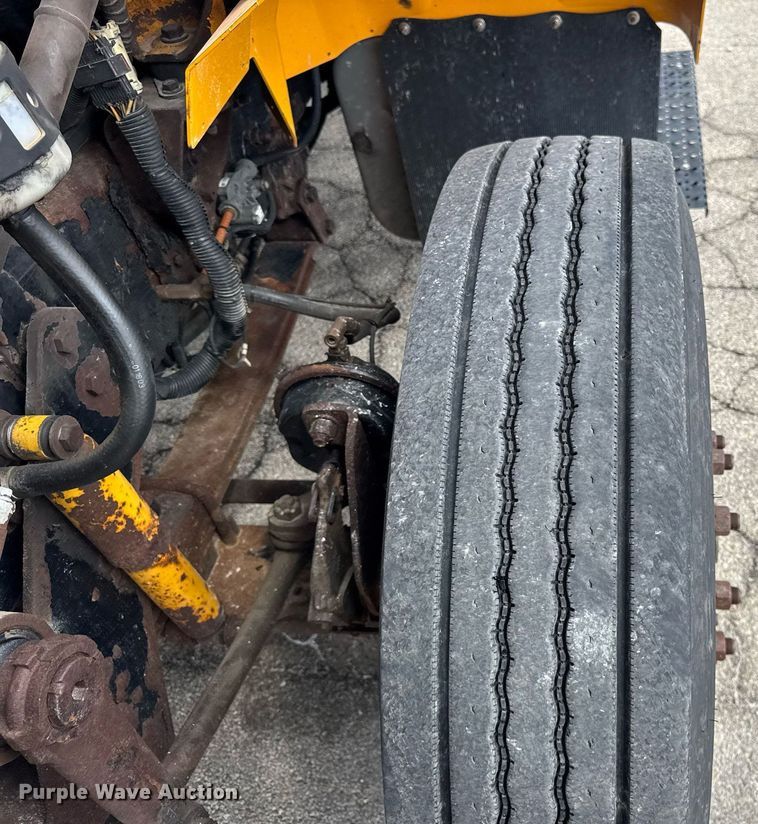 image for item DH9951 2003 International 7400 dump truck