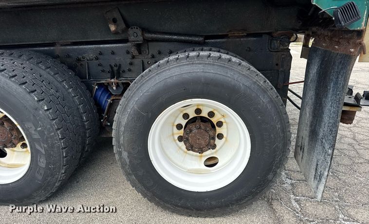 image for item DH9951 2003 International 7400 dump truck