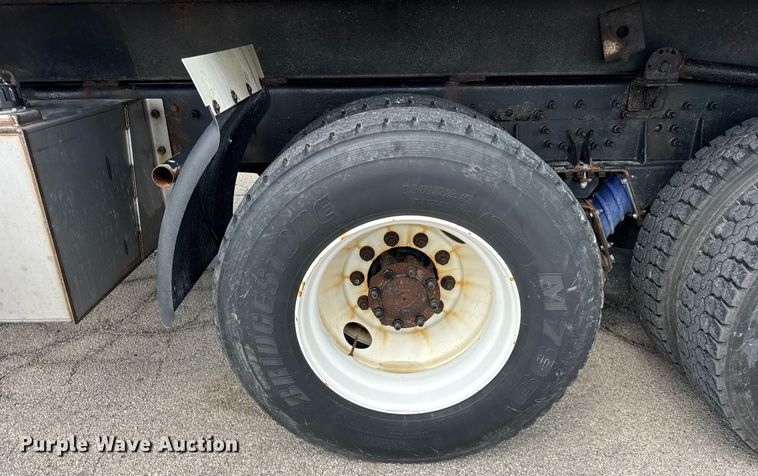 image for item DH9951 2003 International 7400 dump truck