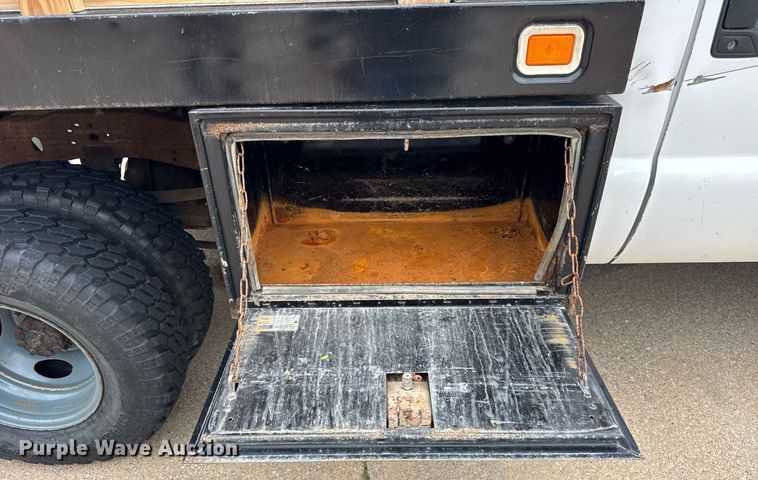 image for item DH9958 2003 Ford F350 Super Duty XL dump bed pickup truck