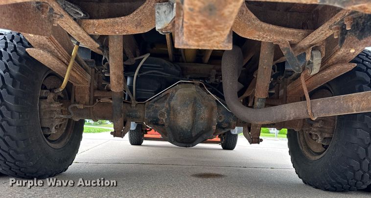 image for item DH9958 2003 Ford F350 Super Duty XL dump bed pickup truck