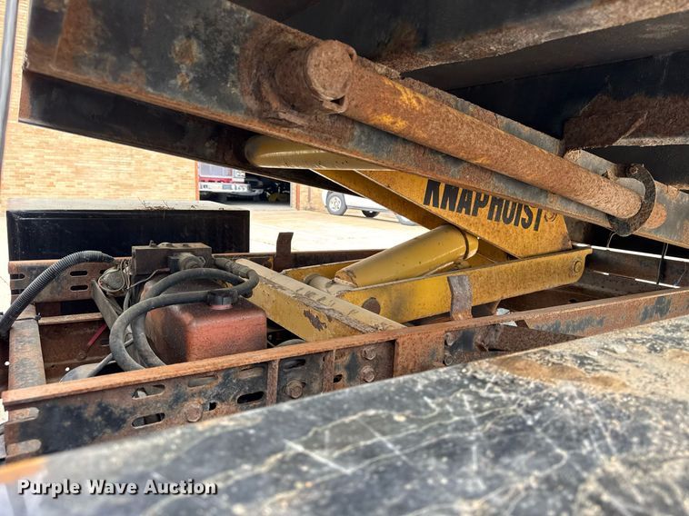 image for item DH9958 2003 Ford F350 Super Duty XL dump bed pickup truck