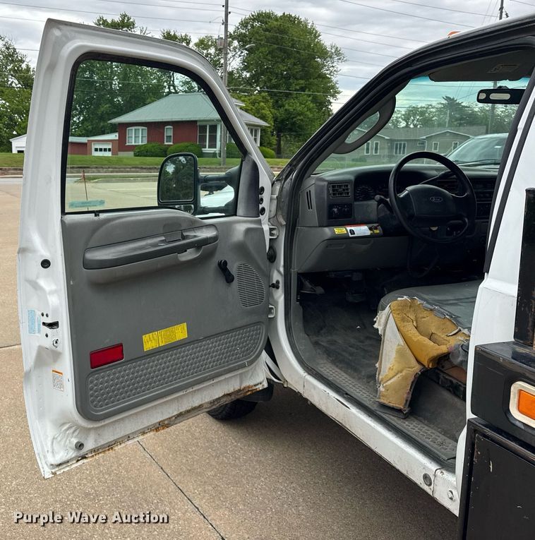 image for item DH9958 2003 Ford F350 Super Duty XL dump bed pickup truck