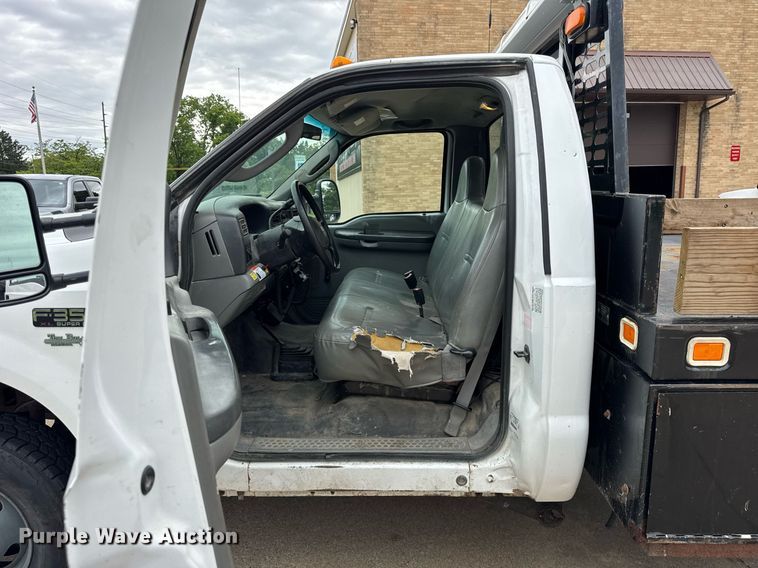 image for item DH9958 2003 Ford F350 Super Duty XL dump bed pickup truck