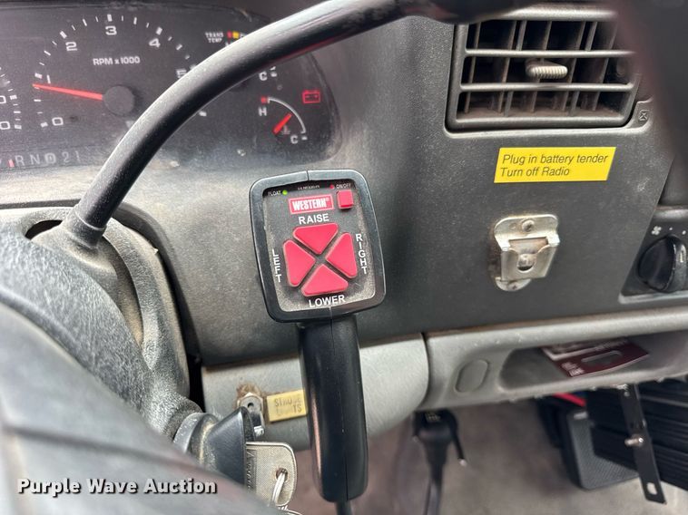 image for item DH9958 2003 Ford F350 Super Duty XL dump bed pickup truck