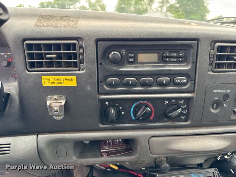 image for item DH9958 2003 Ford F350 Super Duty XL dump bed pickup truck