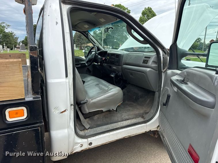 image for item DH9958 2003 Ford F350 Super Duty XL dump bed pickup truck