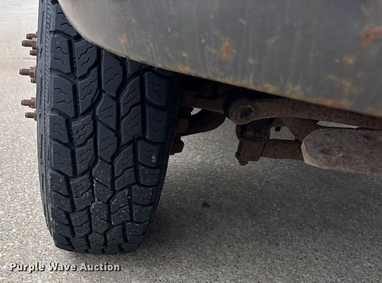 image for item DH9958 2003 Ford F350 Super Duty XL dump bed pickup truck