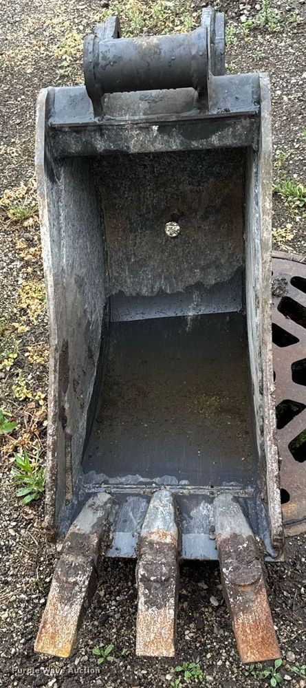 image for item DH9965 Bradco 84003 skid steer backhoe