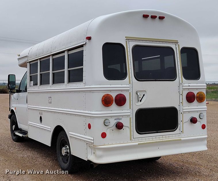 image for item DP4981 2005 Chevrolet Express G3500 school bus