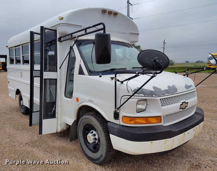 image for item DP4981 2005 Chevrolet Express G3500 school bus