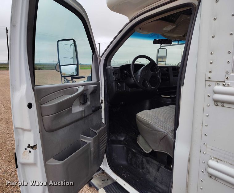 image for item DP4981 2005 Chevrolet Express G3500 school bus