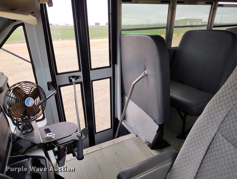 image for item DP4981 2005 Chevrolet Express G3500 school bus