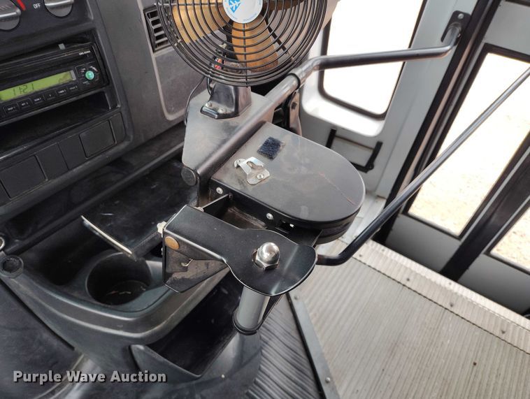 image for item DP4981 2005 Chevrolet Express G3500 school bus