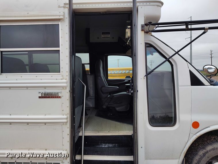 image for item DP4981 2005 Chevrolet Express G3500 school bus