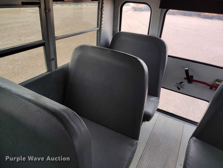 image for item DP4981 2005 Chevrolet Express G3500 school bus