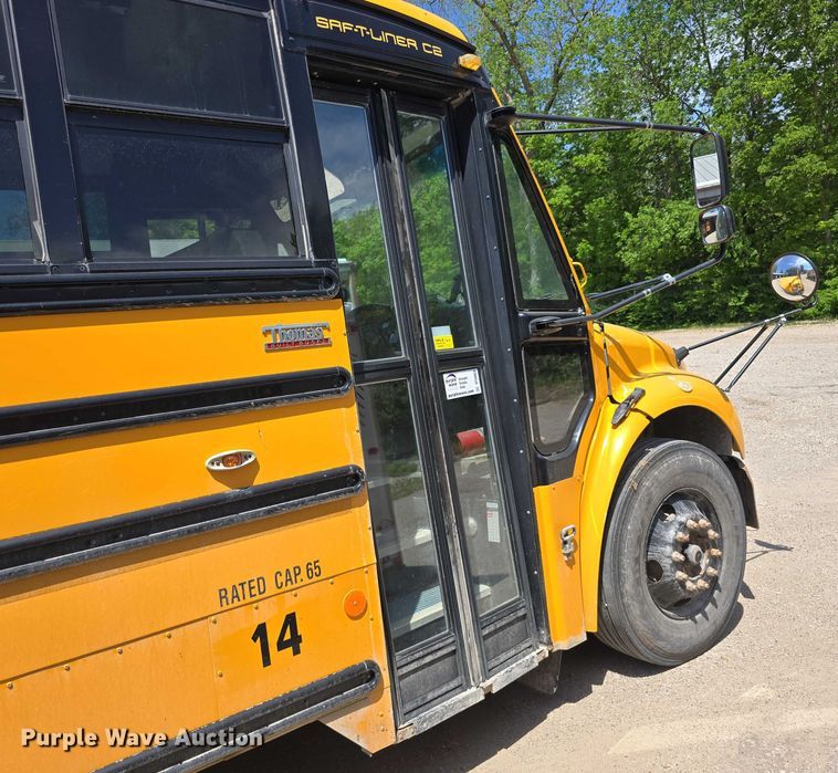 image for item DT6863 2008 Thomas Built Buses Saf-T-Liner C2 school bus