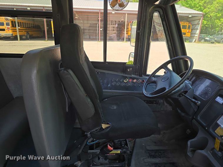 image for item DT6863 2008 Thomas Built Buses Saf-T-Liner C2 school bus