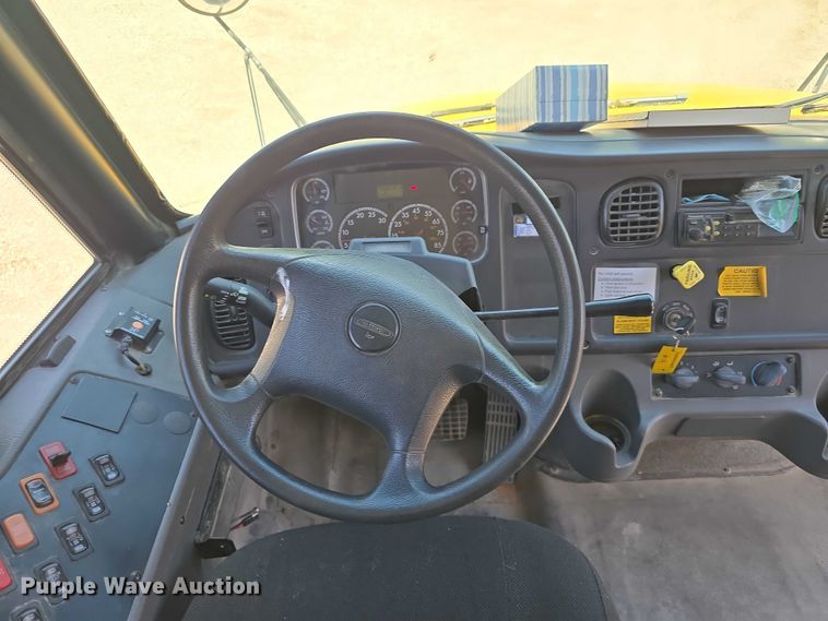 image for item DT6863 2008 Thomas Built Buses Saf-T-Liner C2 school bus