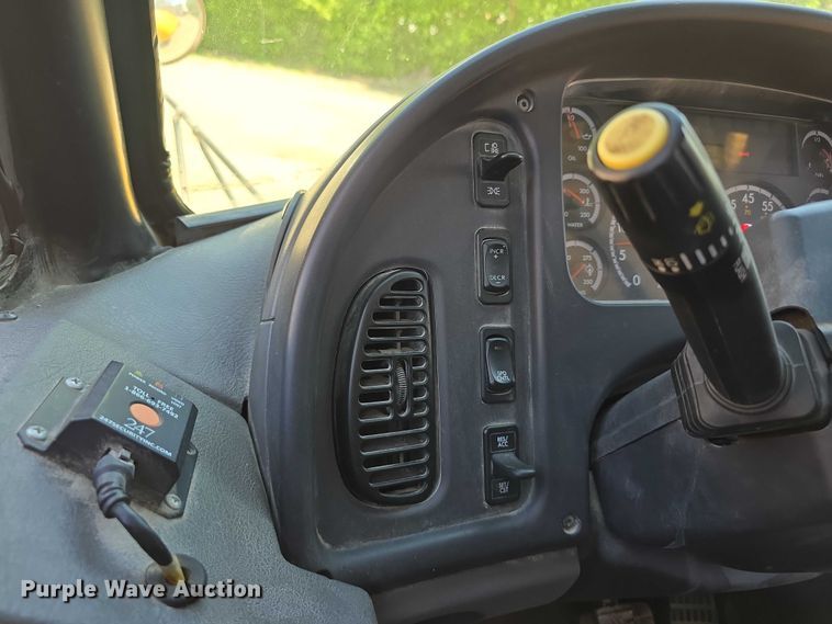 image for item DT6863 2008 Thomas Built Buses Saf-T-Liner C2 school bus