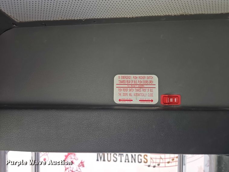 image for item DT6863 2008 Thomas Built Buses Saf-T-Liner C2 school bus