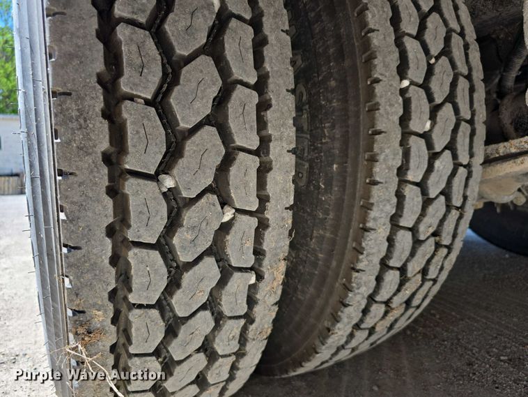 image for item DT6863 2008 Thomas Built Buses Saf-T-Liner C2 school bus