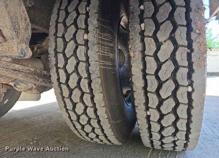 image for item DT6863 2008 Thomas Built Buses Saf-T-Liner C2 school bus