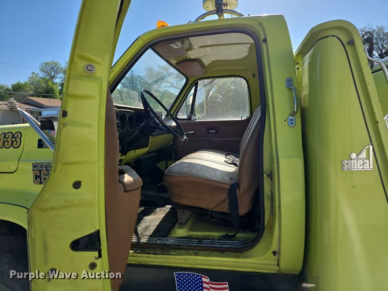 image for item DT6876 1978 Chevrolet C65 pumper fire truck