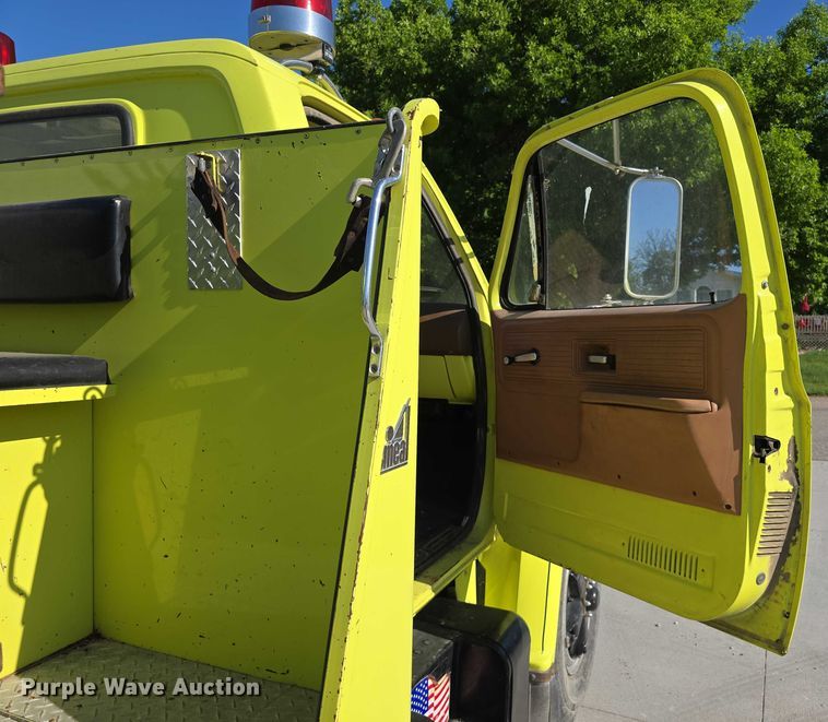 image for item DT6876 1978 Chevrolet C65 pumper fire truck