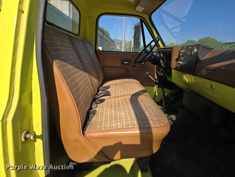 image for item DT6876 1978 Chevrolet C65 pumper fire truck