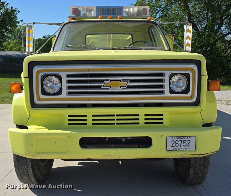 image for item DT6877 1985 Chevrolet C70 tank truck