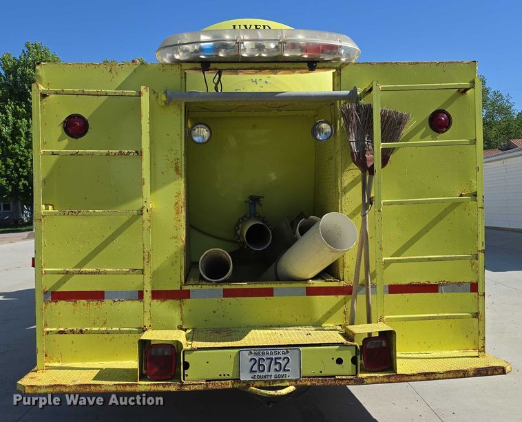 image for item DT6877 1985 Chevrolet C70 tank truck