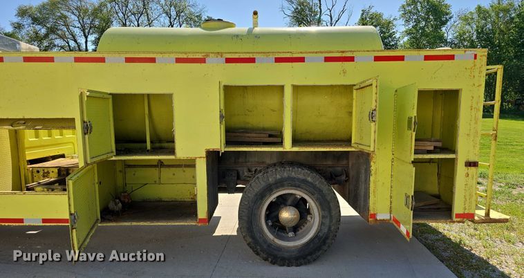 image for item DT6877 1985 Chevrolet C70 tank truck