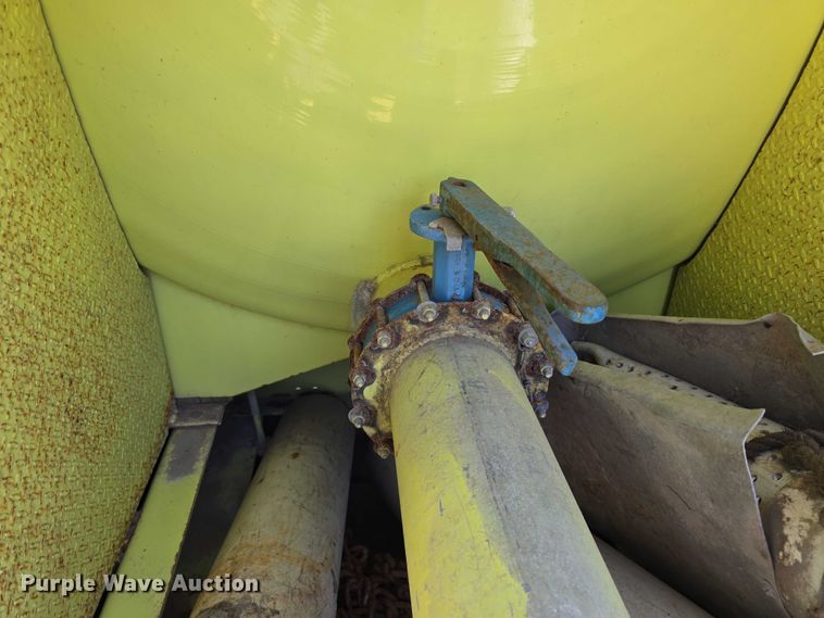 image for item DT6877 1985 Chevrolet C70 tank truck