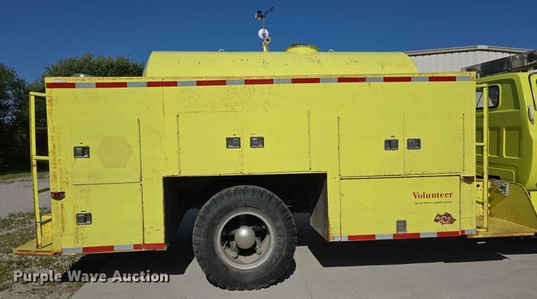 image for item DT6877 1985 Chevrolet C70 tank truck