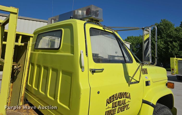 image for item DT6877 1985 Chevrolet C70 tank truck