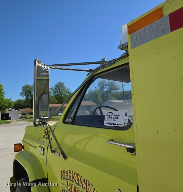 image for item DT6877 1985 Chevrolet C70 tank truck