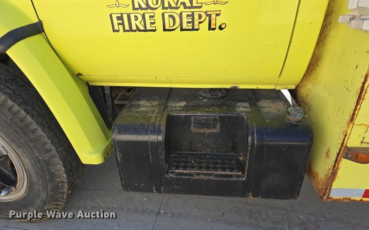 image for item DT6877 1985 Chevrolet C70 tank truck