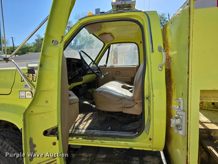 image for item DT6877 1985 Chevrolet C70 tank truck