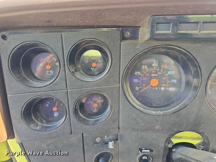 image for item DT6877 1985 Chevrolet C70 tank truck