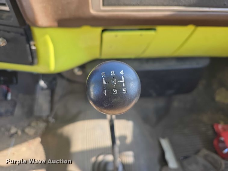 image for item DT6877 1985 Chevrolet C70 tank truck