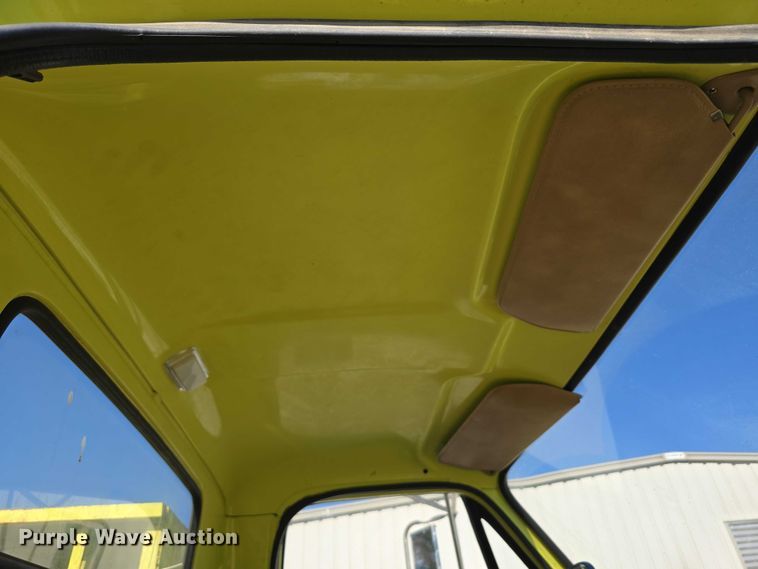 image for item DT6877 1985 Chevrolet C70 tank truck