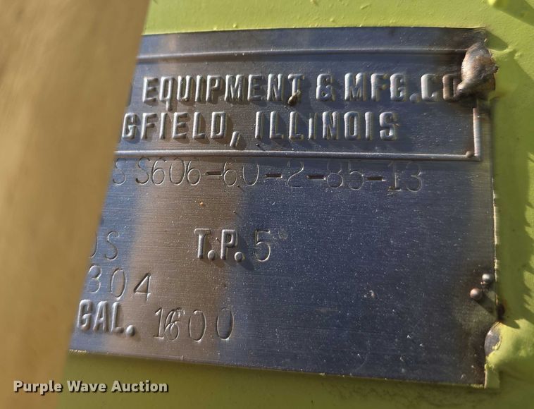 image for item DT6877 1985 Chevrolet C70 tank truck