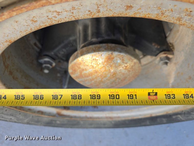 image for item DT6877 1985 Chevrolet C70 tank truck