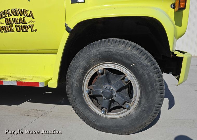 image for item DT6877 1985 Chevrolet C70 tank truck