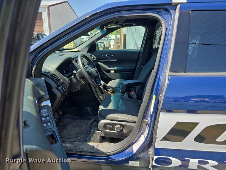 image for item DT6896 2017 Ford Explorer Police Interceptor SUV