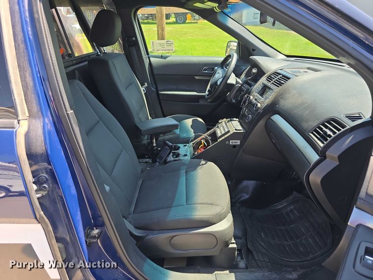 image for item DT6896 2017 Ford Explorer Police Interceptor SUV