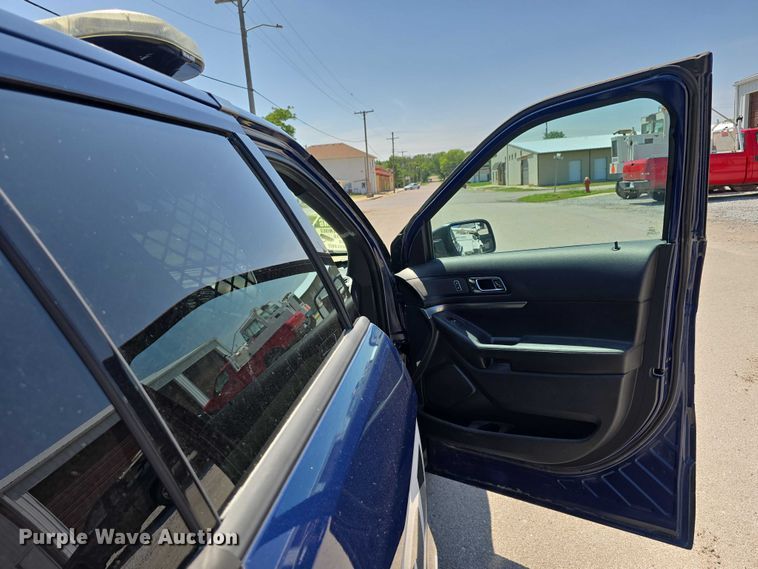 image for item DT6896 2017 Ford Explorer Police Interceptor SUV