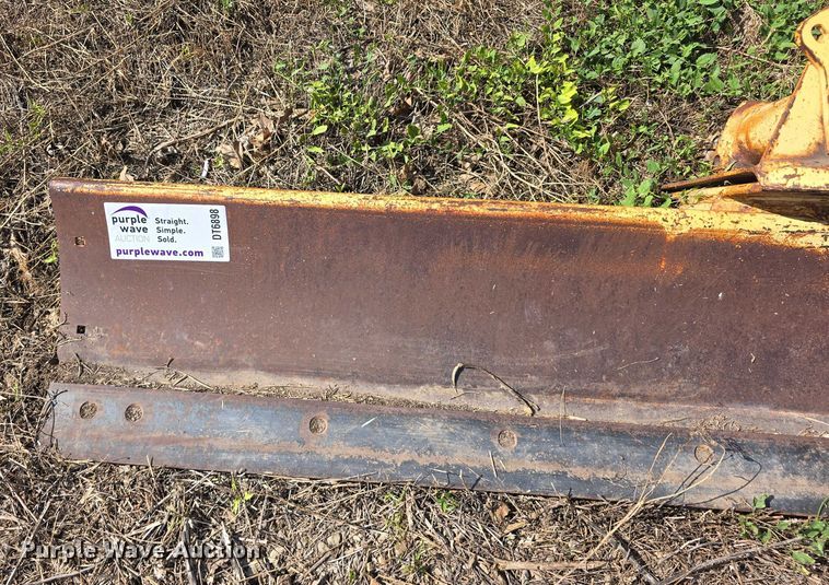 image for item DT6898 Ford 785 blade